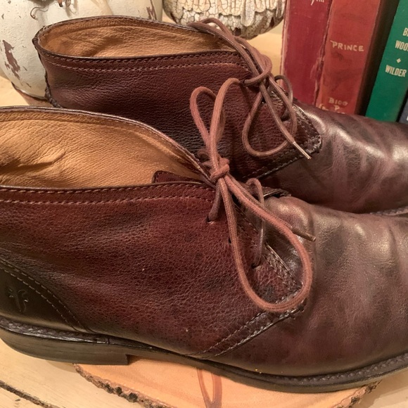 FRYE mens leather lace up boot. Size 10 1/2 - Picture 2 of 6